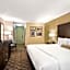 La Quinta Inn & Suites by Wyndham Springfield