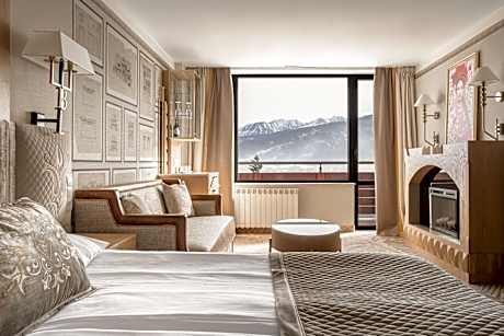 Junior Suite with Balcony and Mountain View