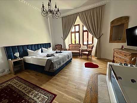 Suite with Whirlpool