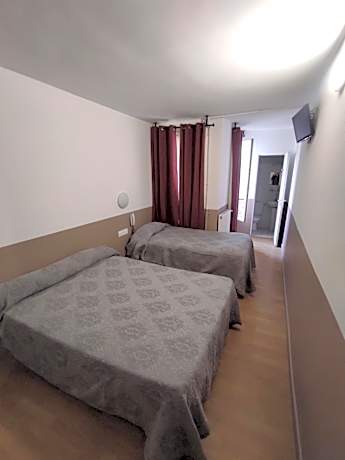 Single Room with Shared Shower and Toilet