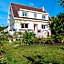 Au Jardin Saint Laurent