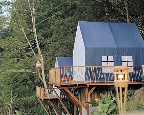 Suite with Lake View