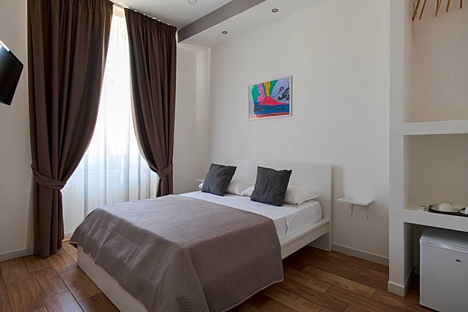Naples Gateway Rooms