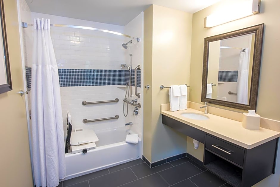 Staybridge Suites Latham By IHG