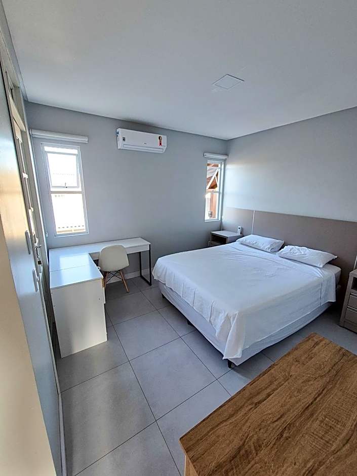 Casa no segundo andar na Praia da Cal com ar e sacada