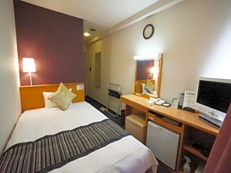 Standard Single Room - Smoking