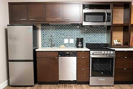 1 Bedroom Suite, 2 Queen, Sofa bed