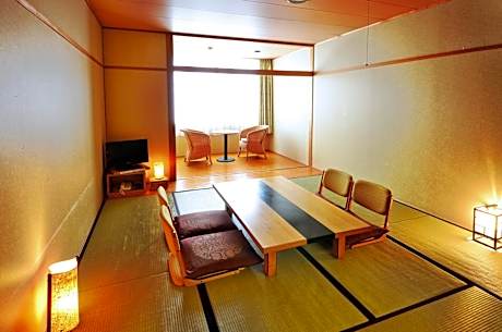 Japanese-Style Room with Shared Bathroom - Smoking