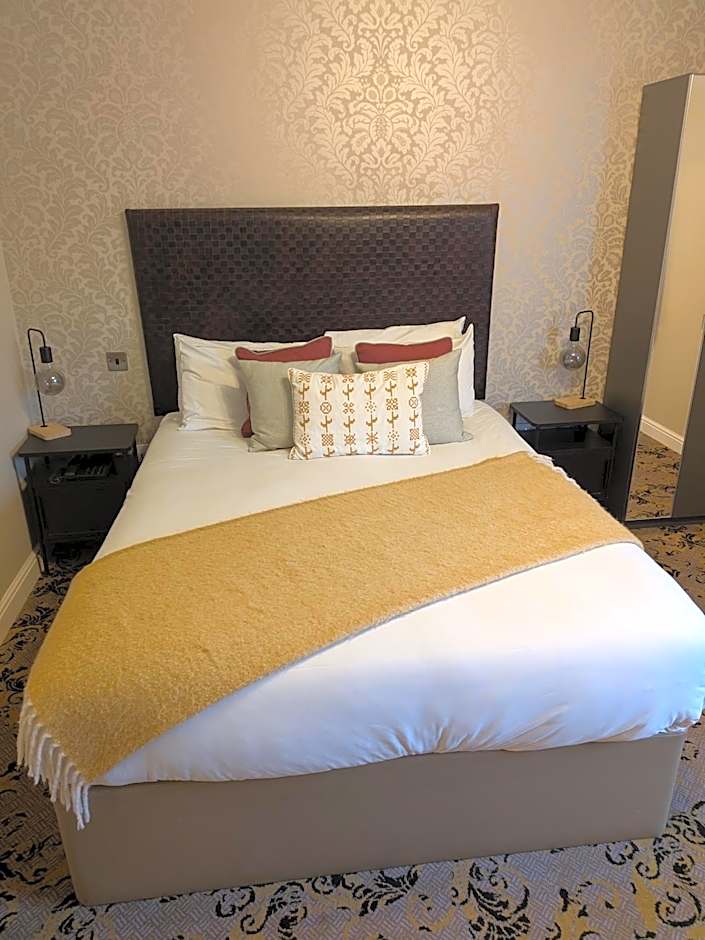 Photo 1 of 7 of Double Room