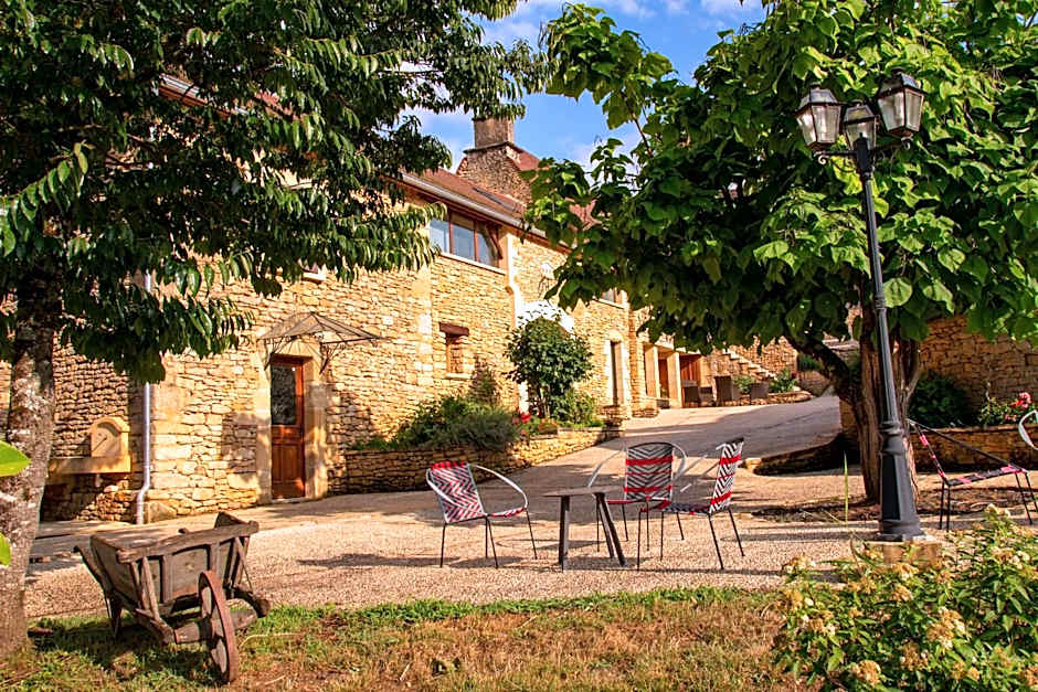 Aux Bories de Marquay, chambres d'hôtes B&B avec piscine et SPA près de Sarlat