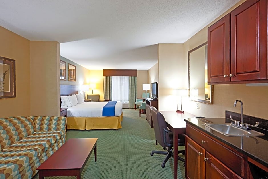 Holiday Inn Express and Suites Meriden, an IHG Hotel