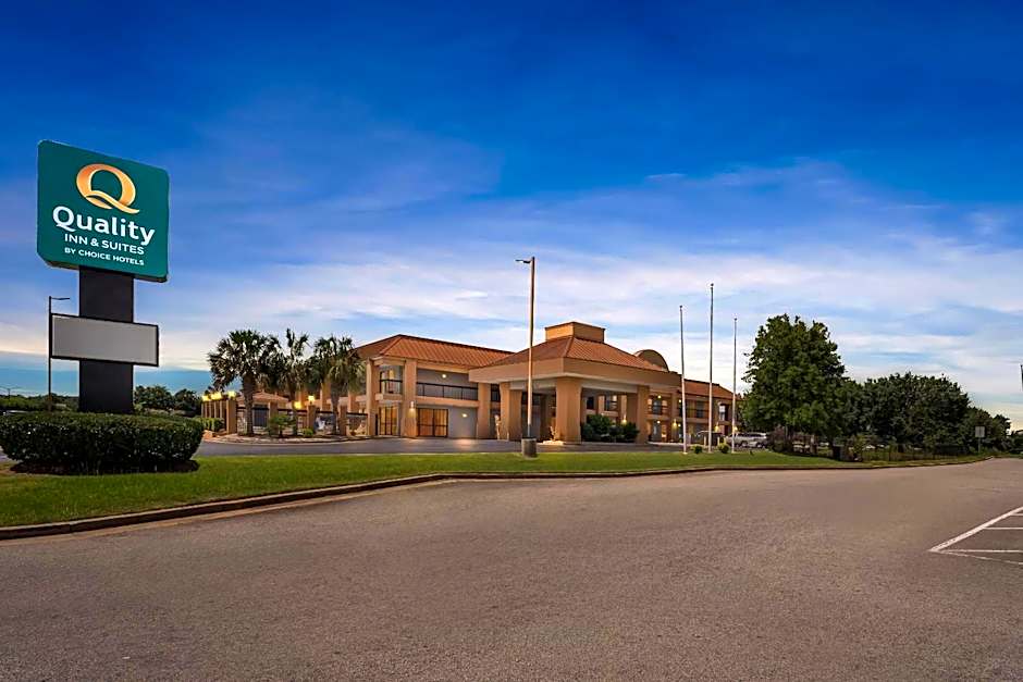 Quality Inn & Suites near Robins Air Force Base