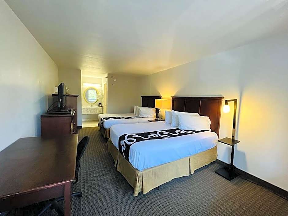 Celebrity Inn