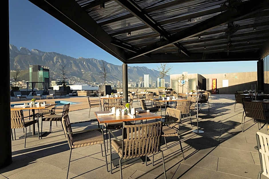 Camino Real Fashion Drive Monterrey