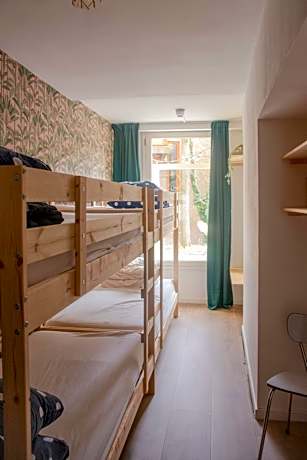 Economy Quadruple Room with Shared Bathroom