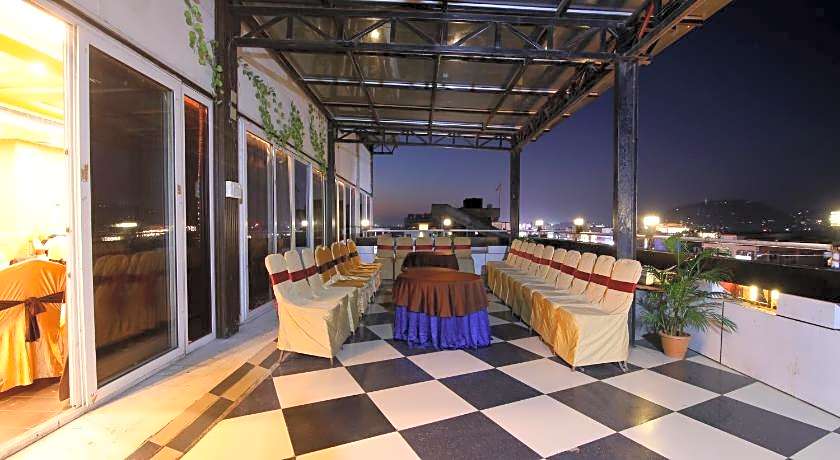 Hotel Gateway Grandeur