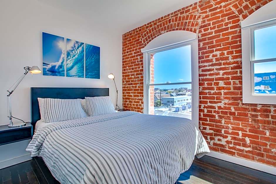 Venice Breeze Suites