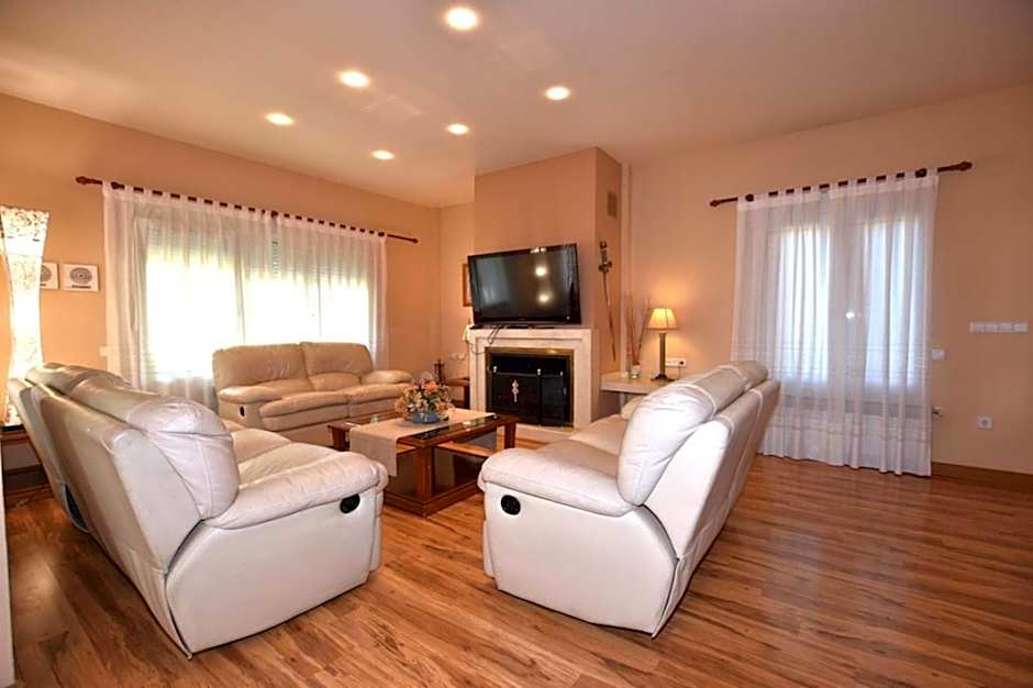 Torreta Of Gormaig, House with swimming pool