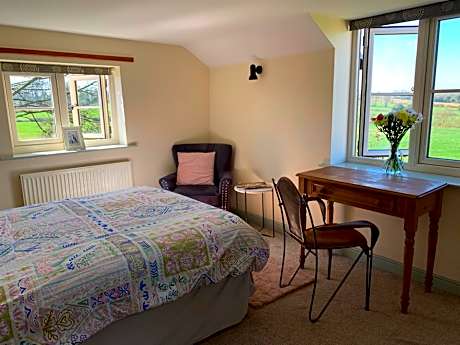 Farmhouse studio near Shrewsbury