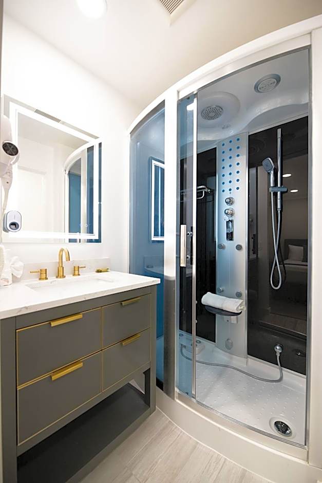 Omeo Suites