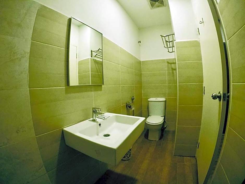 Golden Leaf Boutique Hotel Nusa Idaman Branch