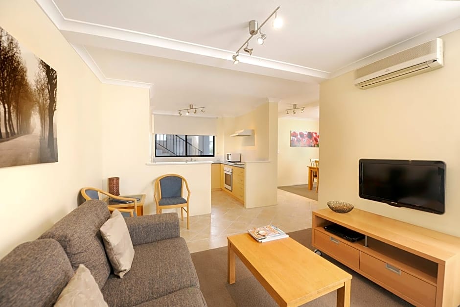 Lodestar Waterside Apartments