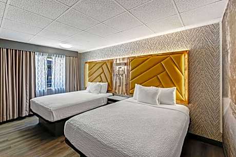 Deluxe Queen Room with Two Queen Beds - Non-Smoking