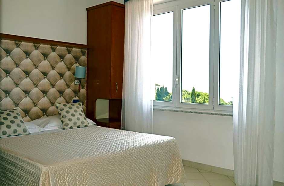 Hotel Noris