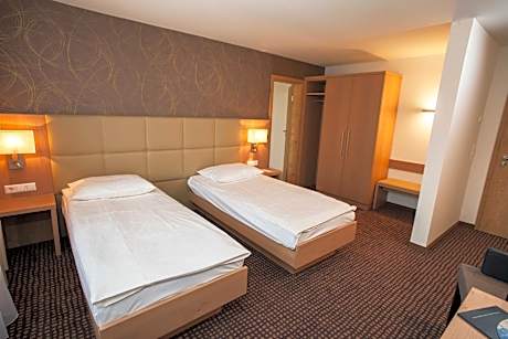 Hotel Park Double Room – Land Side
