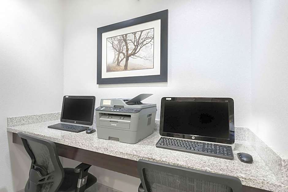 Hawthorn Extended Stay by Wyndham Midland