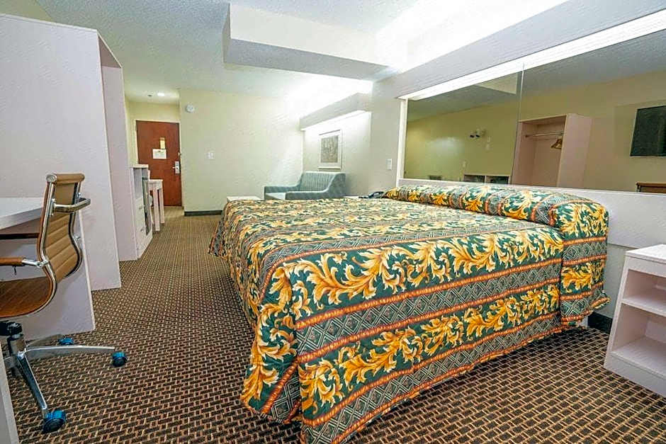 Regency Inn & Suites DFW