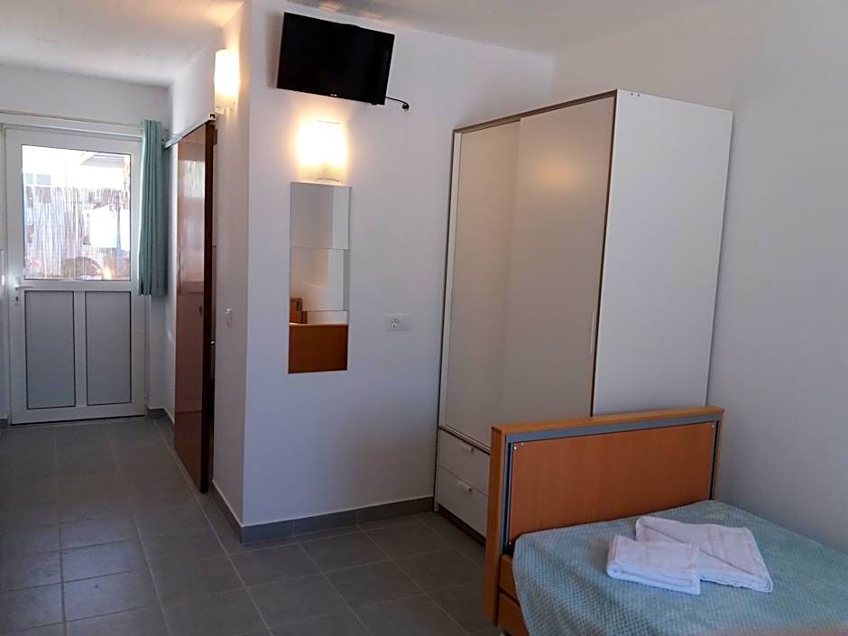 Delphini Studios - for the disabled