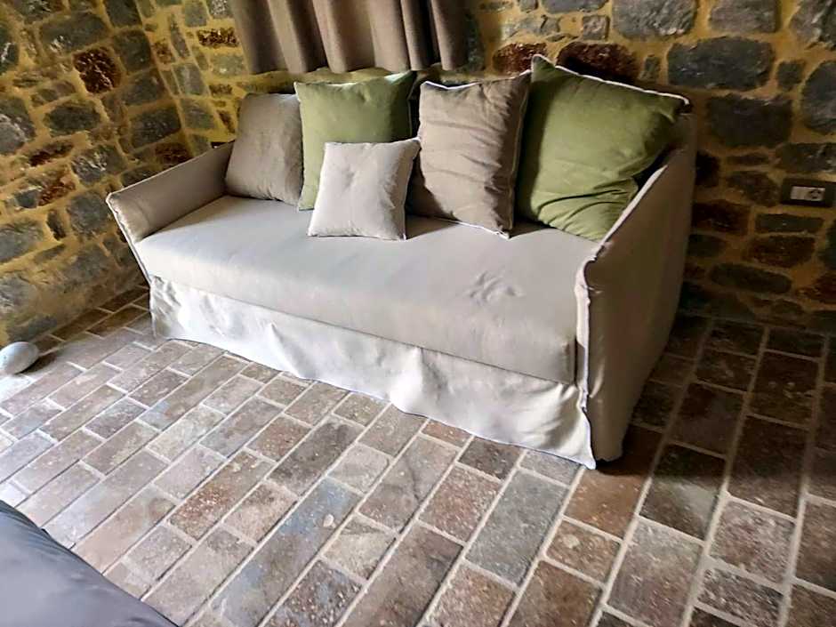 Arapis Rooms & Suites