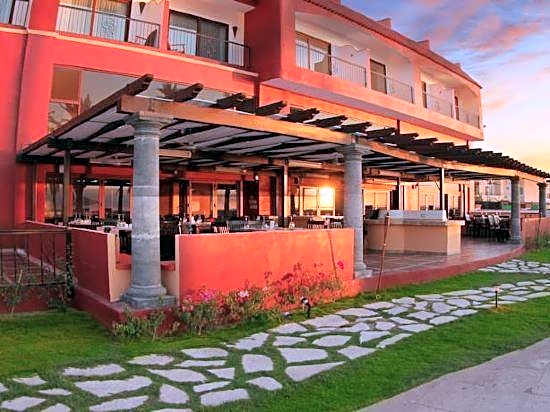 La Posada Hotel & Beach Club