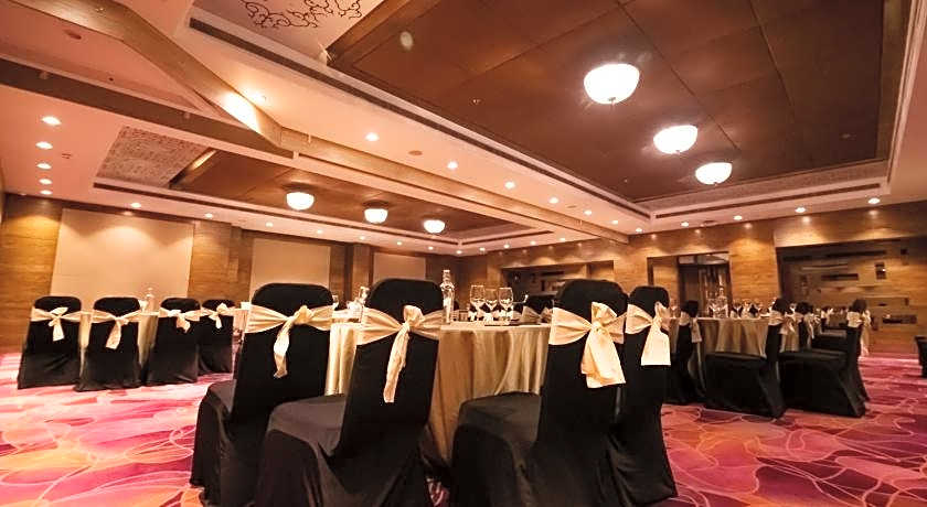 Leisure Inn Grand Chanakya