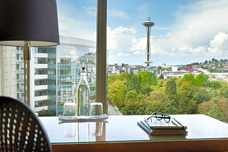 Premium King Room with Space Needle View