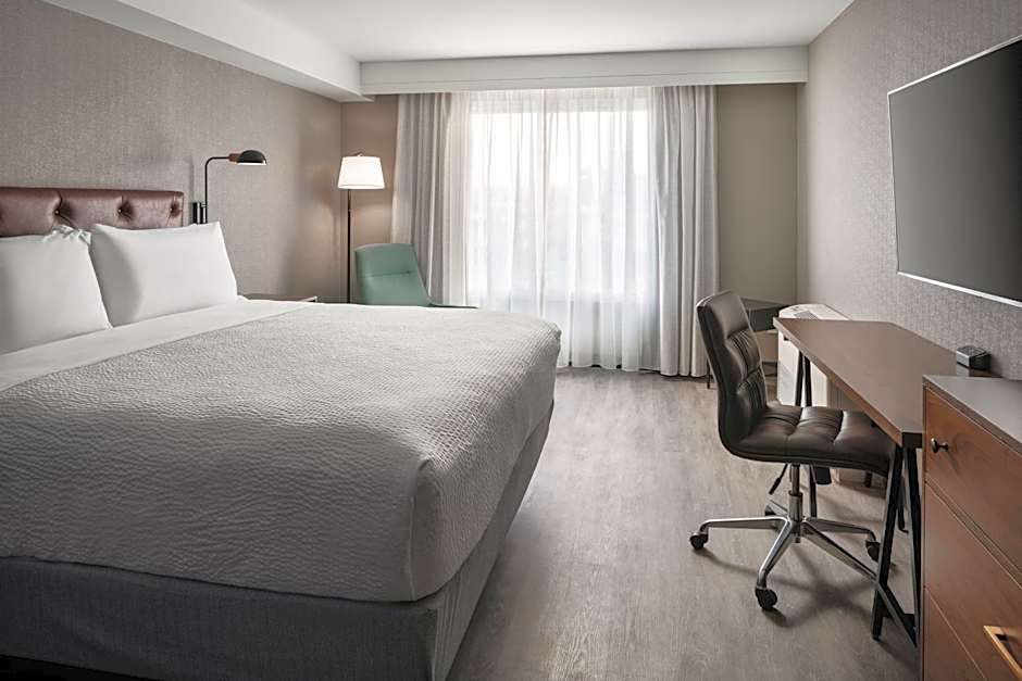 Four Points By Sheraton Hotel & Suites San Francisco Airport