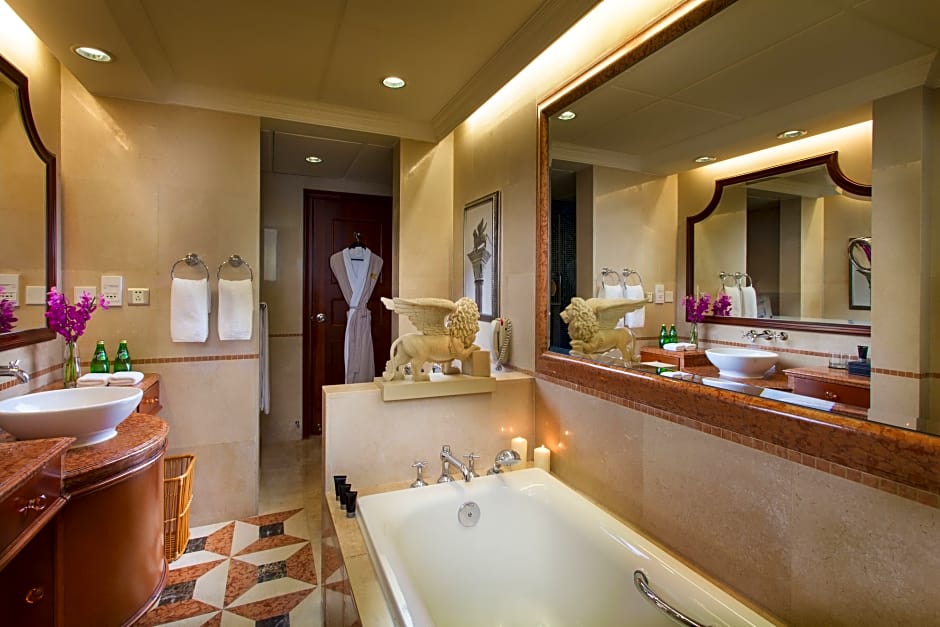 The Venice Hotel Shenzhen China Rates, Seattle Bathtub Guyana