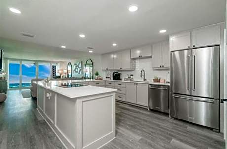 Beach Front Relaxing get away on beautiful Destin Emerald coast