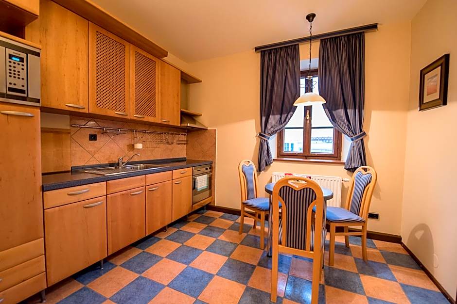 Hotel Octarna - Free On-site Parking