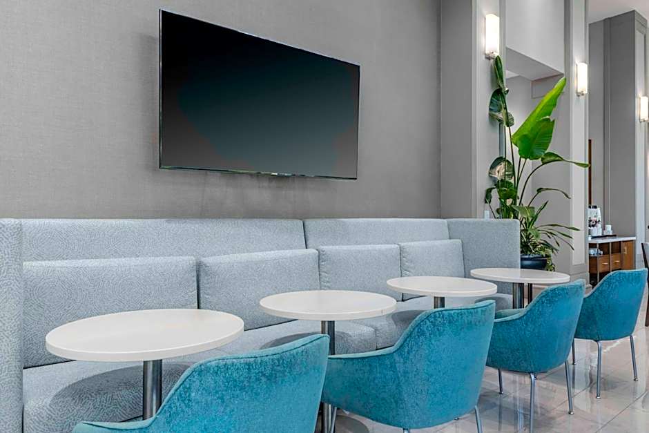 Hampton Inn By Hilton & Suites Arlington Crystal City DCA