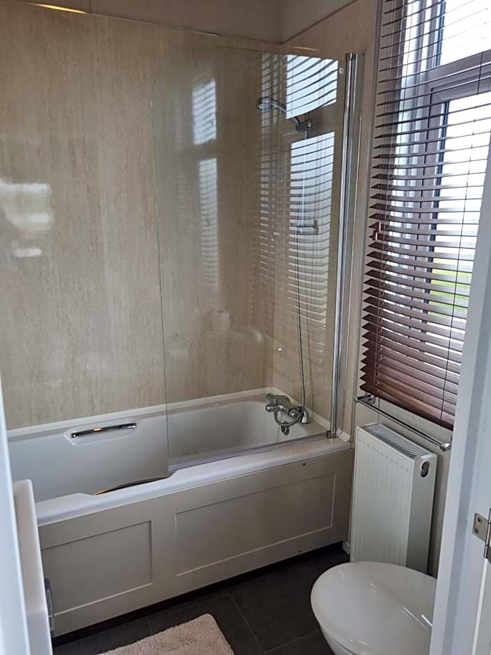 Pemberton Arrondale Lodge, Lakeside View (Haven Lakeland)