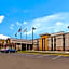 La Quinta Inn & Suites by Wyndham Detroit Metro Airport
