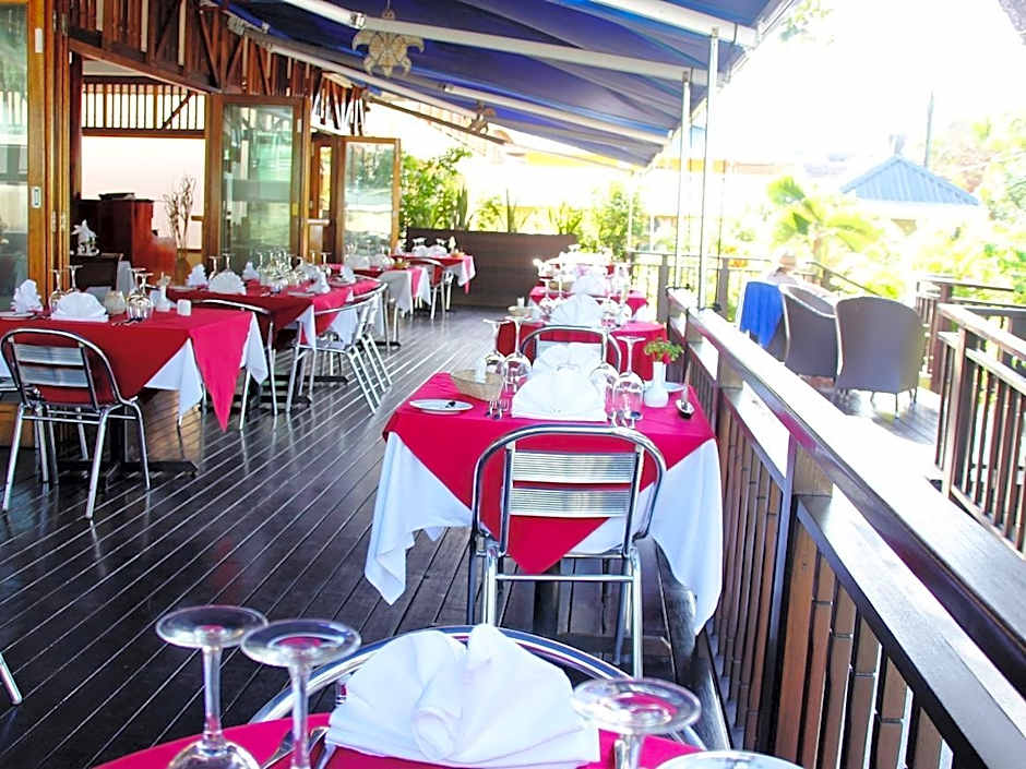 Pirogue Lodge