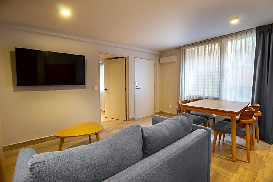 Oliva Plaza Hotel