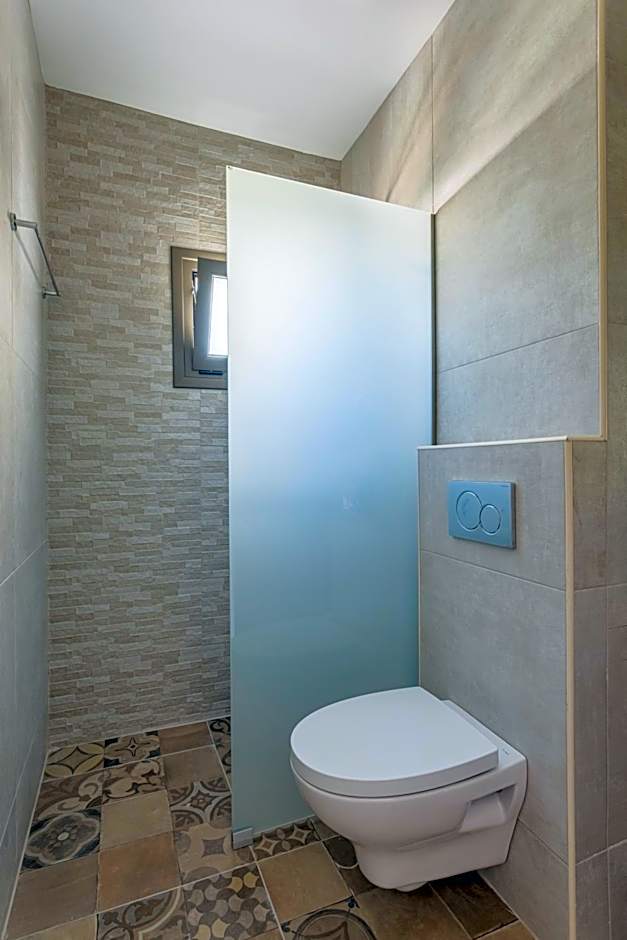 Lefkis apartments & studios