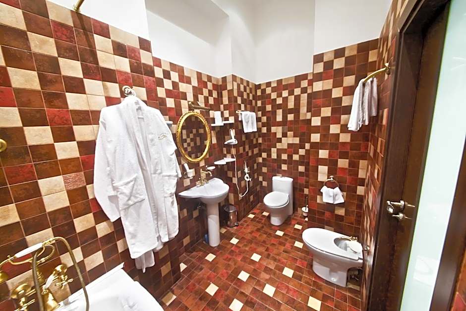 Frapolli Hotel on Deribasivska street