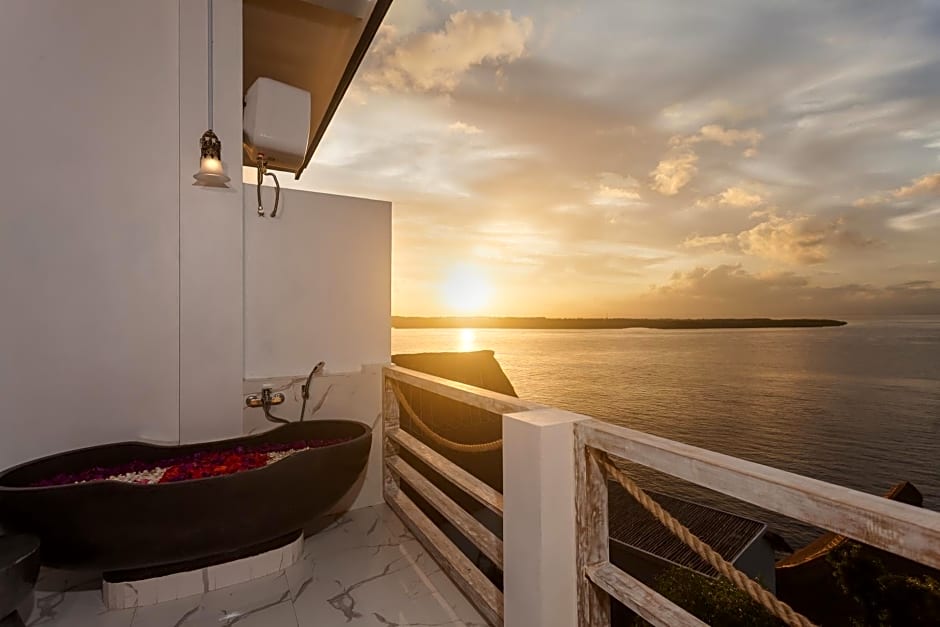 Samuh Sunset Nusa Penida by Pramana Villas