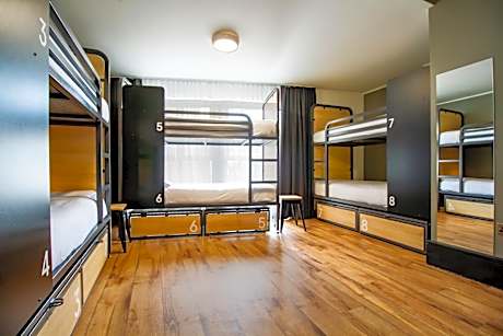 Private 8-bed Room - Shared Bathroom