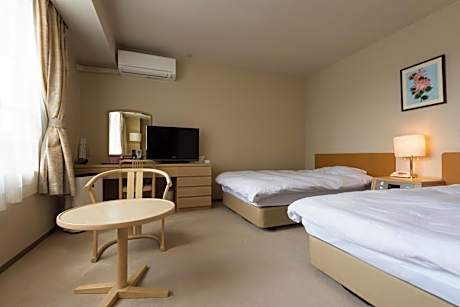 Standard Twin Room - Non-Smoking